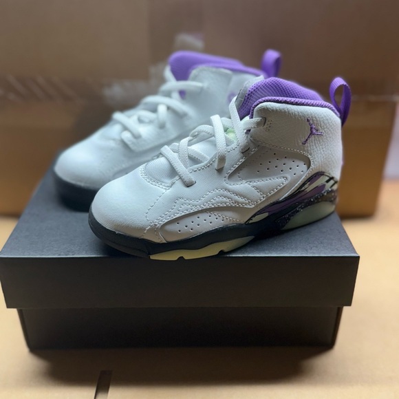 Jordan MVP TD White and Purple Sneakers 10c & 9c - Picture 1 of 8